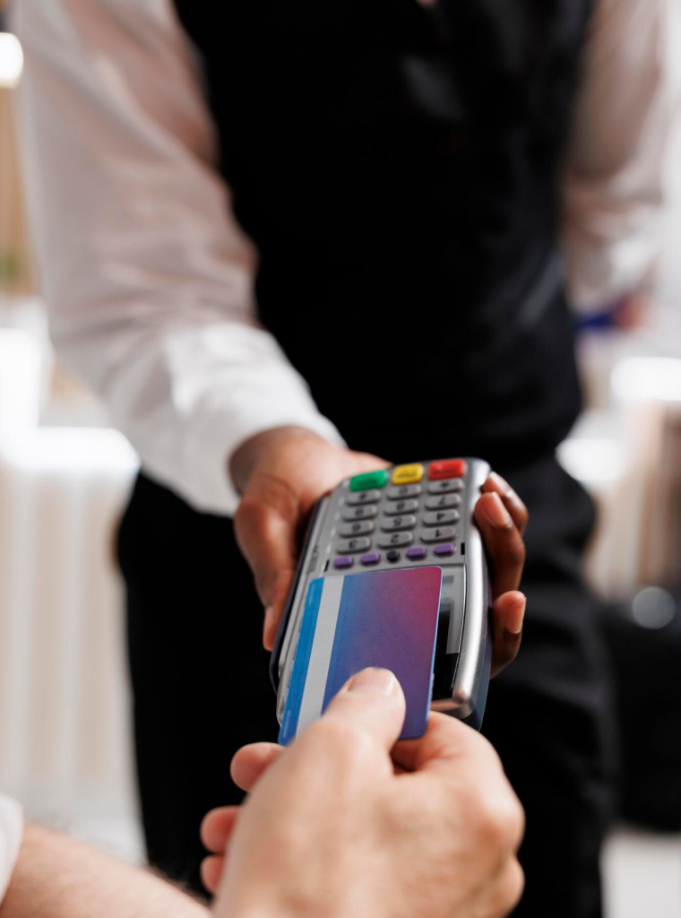 imgi_13_card-payment-hotel-lounge-area_482257-90624